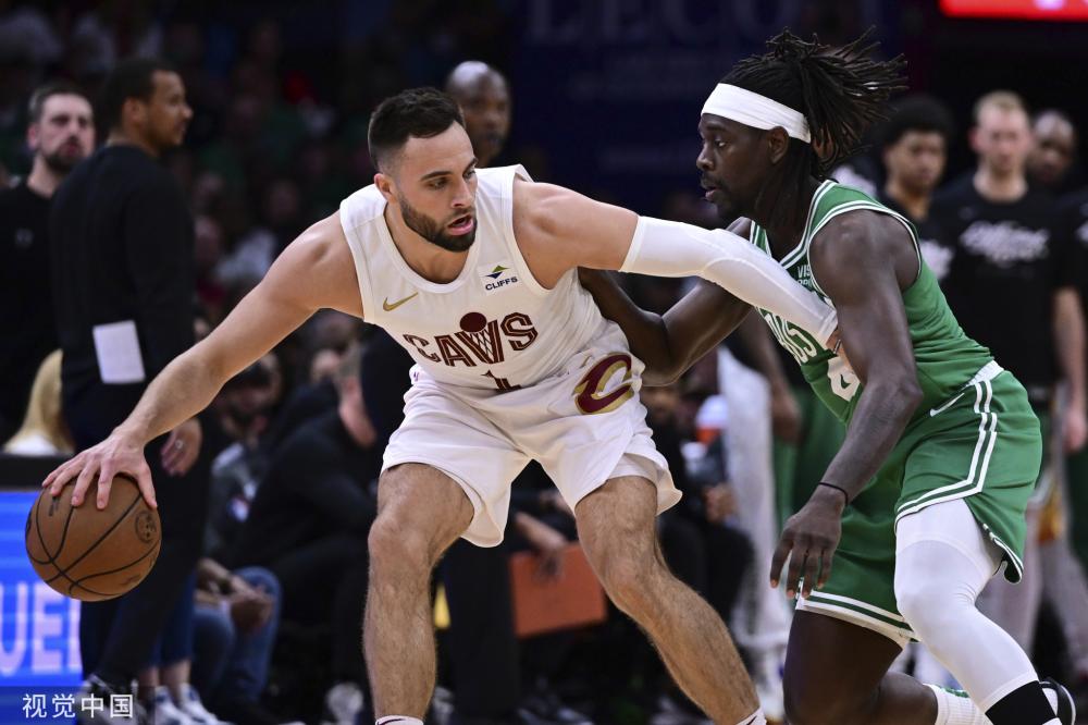 突破造犯规 突破造犯规