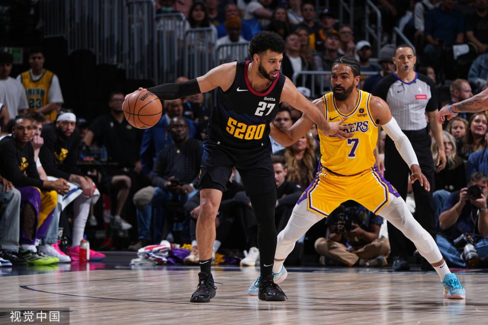 那是他初登 那是他初登